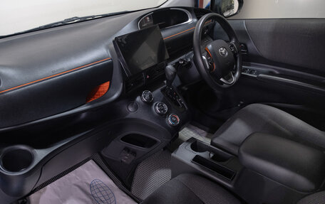 Toyota Sienta II, 2019 год, 1 329 000 рублей, 17 фотография