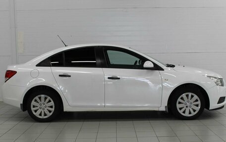 Chevrolet Cruze II, 2010 год, 695 000 рублей, 7 фотография