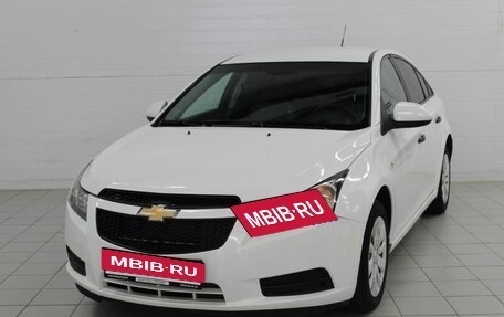 Chevrolet Cruze II, 2010 год, 695 000 рублей, 4 фотография