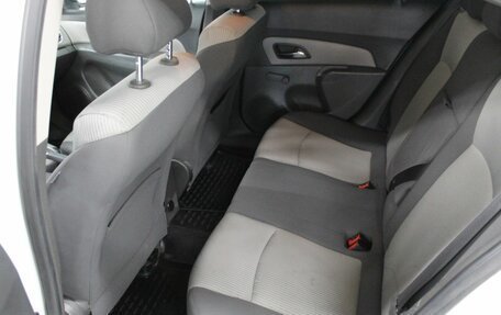 Chevrolet Cruze II, 2010 год, 695 000 рублей, 17 фотография