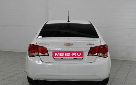 Chevrolet Cruze II, 2010 год, 695 000 рублей, 10 фотография