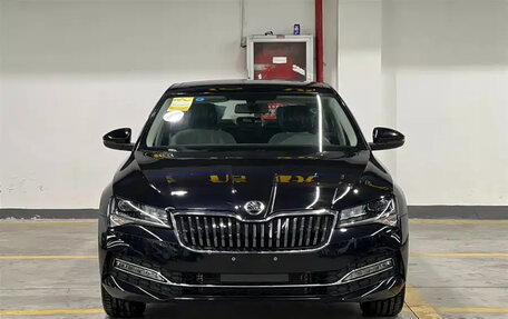 Skoda Superb III рестайлинг, 2024 год, 2 745 000 рублей, 2 фотография