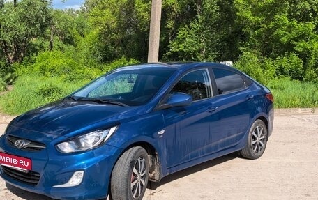 Hyundai Solaris II рестайлинг, 2011 год, 660 000 рублей, 2 фотография