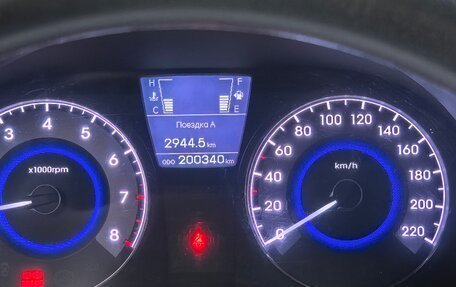 Hyundai Solaris II рестайлинг, 2011 год, 660 000 рублей, 13 фотография