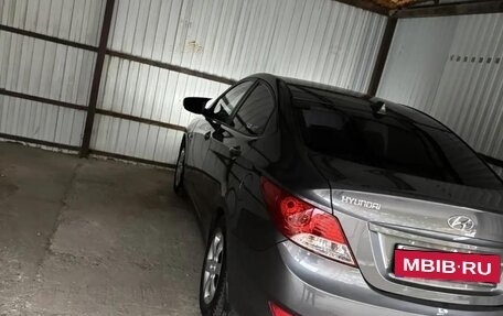 Hyundai Solaris II рестайлинг, 2012 год, 870 000 рублей, 2 фотография
