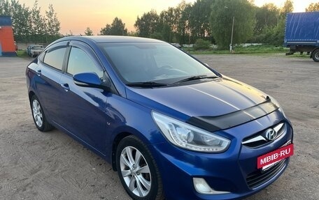 Hyundai Solaris II рестайлинг, 2013 год, 730 000 рублей, 3 фотография
