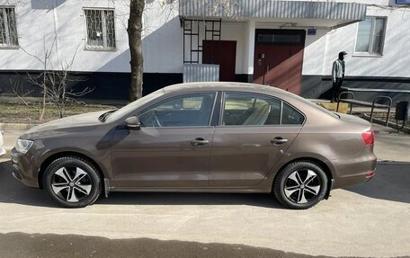Volkswagen Jetta VI, 2012 год, 925 000 рублей, 3 фотография