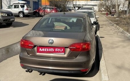 Volkswagen Jetta VI, 2012 год, 925 000 рублей, 2 фотография