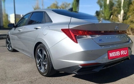 Hyundai Elantra, 2023 год, 1 900 000 рублей, 4 фотография