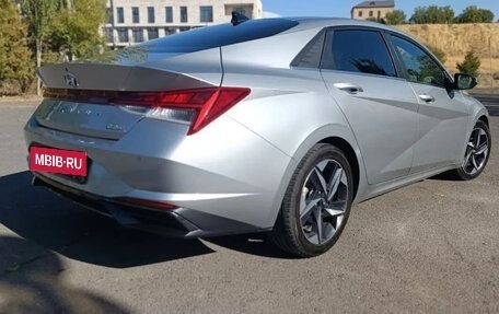 Hyundai Elantra, 2023 год, 1 900 000 рублей, 6 фотография