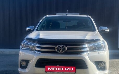 Toyota Hilux VIII, 2015 год, 4 450 000 рублей, 1 фотография