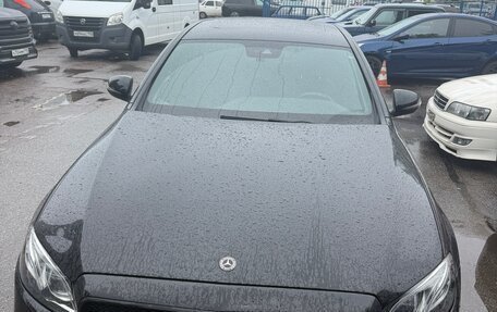 Mercedes-Benz E-Класс, 2019 год, 3 500 000 рублей, 1 фотография