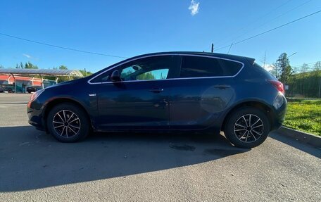 Opel Astra J, 2012 год, 450 000 рублей, 2 фотография