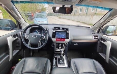 Toyota Land Cruiser Prado 150 рестайлинг 2, 2018 год, 5 390 000 рублей, 3 фотография