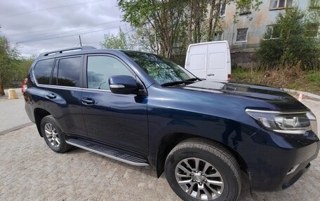 Toyota Land Cruiser Prado 150 рестайлинг 2, 2018 год, 5 390 000 рублей, 8 фотография