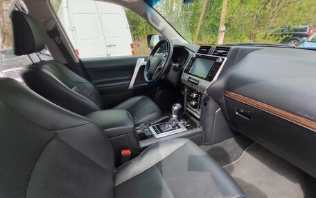 Toyota Land Cruiser Prado 150 рестайлинг 2, 2018 год, 5 390 000 рублей, 11 фотография