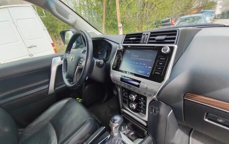 Toyota Land Cruiser Prado 150 рестайлинг 2, 2018 год, 5 390 000 рублей, 12 фотография