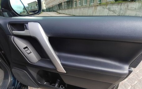 Toyota Land Cruiser Prado 150 рестайлинг 2, 2018 год, 5 390 000 рублей, 14 фотография