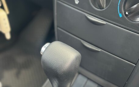 Toyota Corolla, 2005 год, 649 000 рублей, 9 фотография