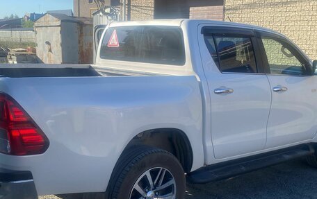 Toyota Hilux VIII, 2015 год, 4 450 000 рублей, 3 фотография