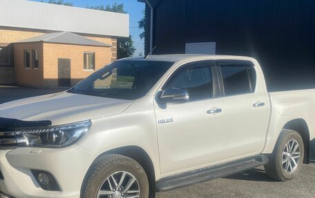 Toyota Hilux VIII, 2015 год, 4 450 000 рублей, 5 фотография