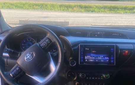Toyota Hilux VIII, 2015 год, 4 450 000 рублей, 8 фотография