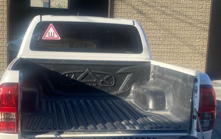 Toyota Hilux VIII, 2015 год, 4 450 000 рублей, 6 фотография