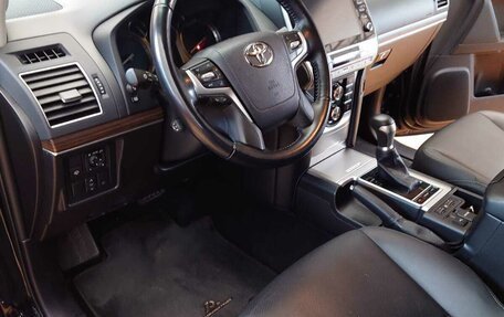 Toyota Land Cruiser Prado 150 рестайлинг 2, 2021 год, 7 300 000 рублей, 7 фотография
