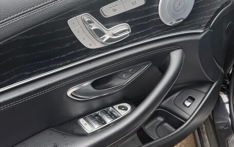 Mercedes-Benz E-Класс, 2019 год, 3 500 000 рублей, 4 фотография
