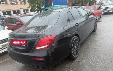 Mercedes-Benz E-Класс, 2019 год, 3 500 000 рублей, 8 фотография