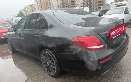 Mercedes-Benz E-Класс, 2019 год, 3 500 000 рублей, 7 фотография