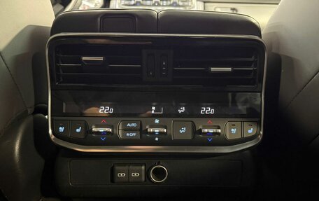 Toyota Land Cruiser, 2021 год, 9 985 000 рублей, 30 фотография