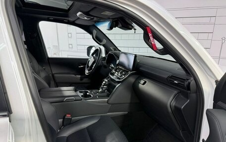 Toyota Land Cruiser, 2021 год, 9 985 000 рублей, 28 фотография