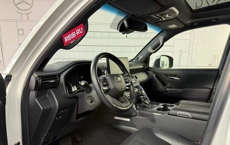 Toyota Land Cruiser, 2021 год, 9 985 000 рублей, 29 фотография
