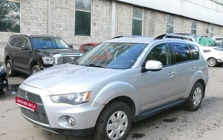 Mitsubishi Outlander III рестайлинг 3, 2009 год, 590 000 рублей, 2 фотография