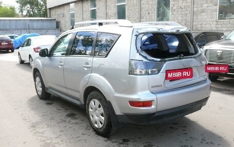Mitsubishi Outlander III рестайлинг 3, 2009 год, 590 000 рублей, 3 фотография