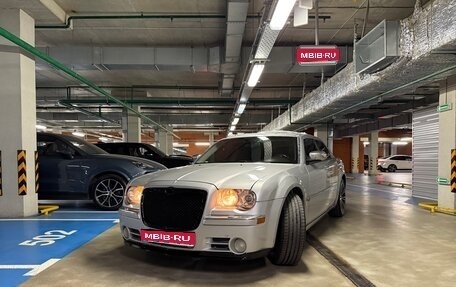 Chrysler 300C II, 2005 год, 1 850 000 рублей, 1 фотография