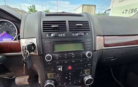 Volkswagen Touareg III, 2003 год, 650 000 рублей, 12 фотография