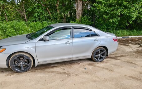 Toyota Camry, 2008 год, 999 999 рублей, 2 фотография
