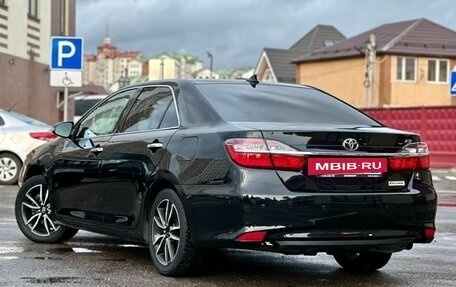 Toyota Camry, 2017 год, 2 100 000 рублей, 4 фотография