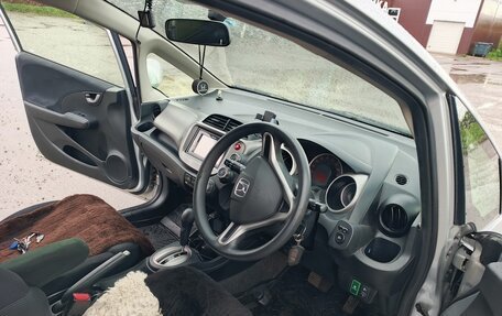 Honda Fit III, 2012 год, 760 000 рублей, 10 фотография