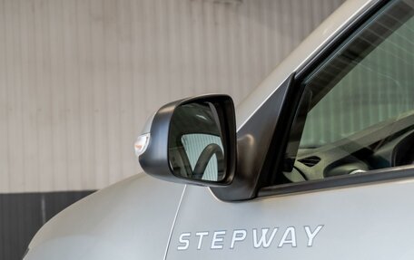 Renault Logan II, 2019 год, 1 320 000 рублей, 6 фотография