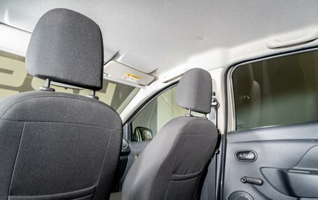Renault Logan II, 2019 год, 1 320 000 рублей, 10 фотография