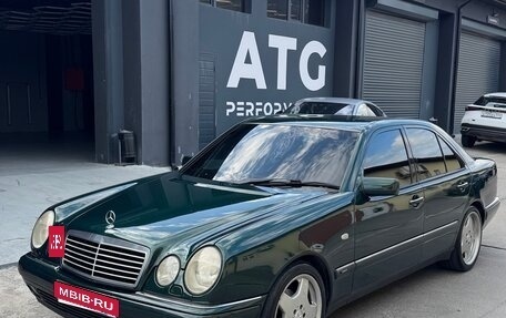Mercedes-Benz E-Класс, 1997 год, 700 000 рублей, 1 фотография