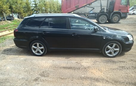 Toyota Avensis III рестайлинг, 2005 год, 680 000 рублей, 3 фотография