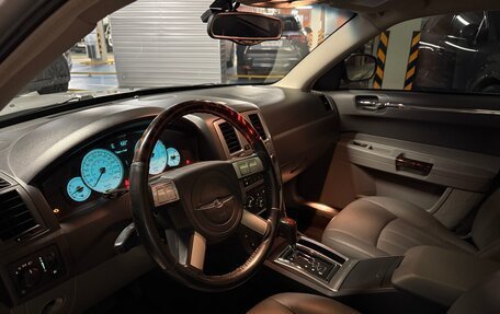 Chrysler 300C II, 2005 год, 1 850 000 рублей, 6 фотография
