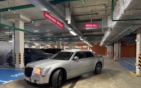 Chrysler 300C II, 2005 год, 1 850 000 рублей, 8 фотография