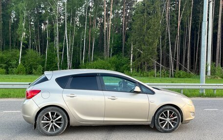 Opel Astra J, 2010 год, 560 000 рублей, 3 фотография