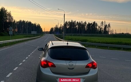 Opel Astra J, 2010 год, 560 000 рублей, 4 фотография