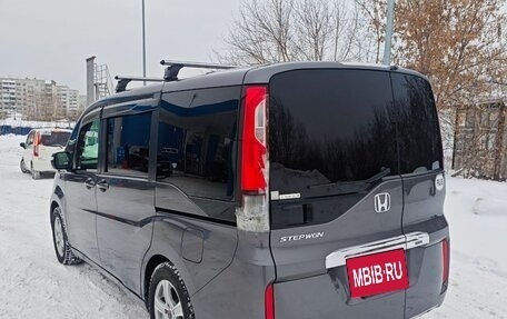 Honda Stepwgn IV, 2015 год, 1 800 000 рублей, 6 фотография